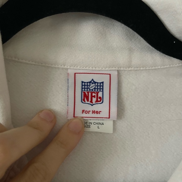 Raiders NFL size large - Picture 4 of 5